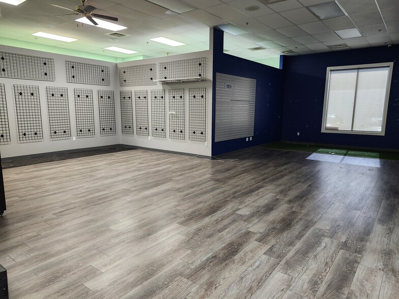 More Photos Of 702 Mall Blvd, Savannah Loft Creative Space For Lease