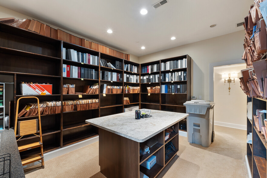 More Photos Of 3139 16th Street Rd, Huntington Medical For Sale