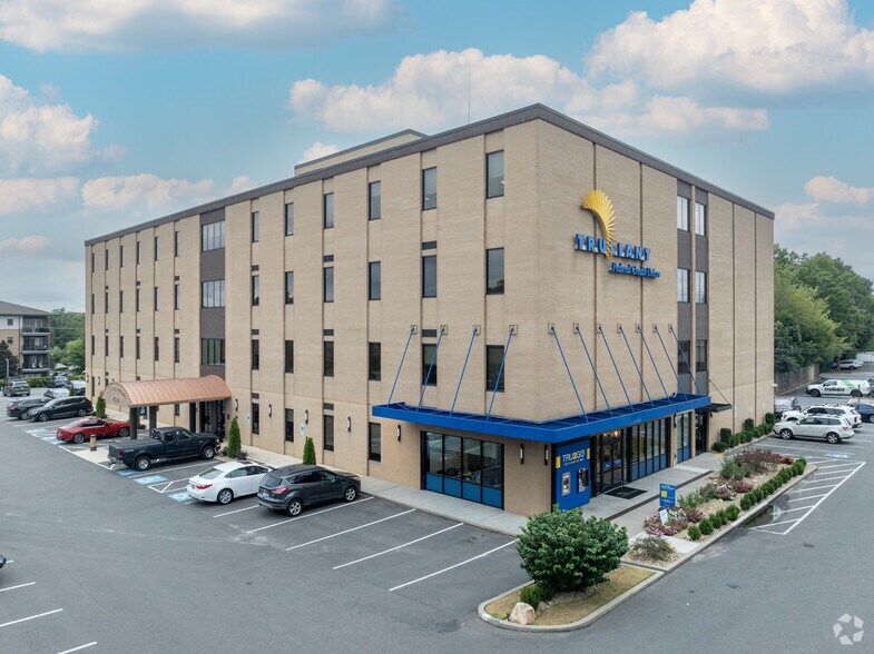 More Photos Of 4530 Park Rd, Charlotte Office For Lease