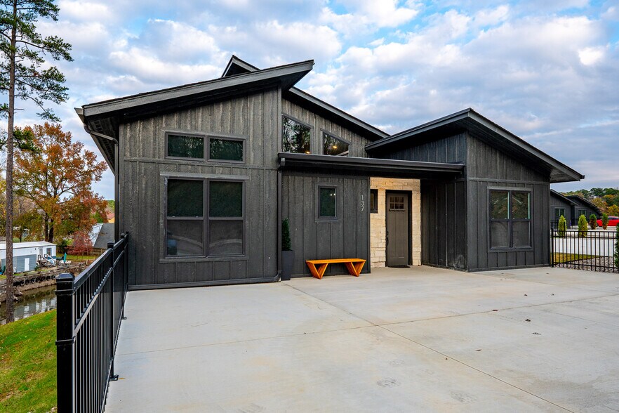 More Photos Of 215 Wayward Winds Rd, Hot Springs National Park Apartments For Sale