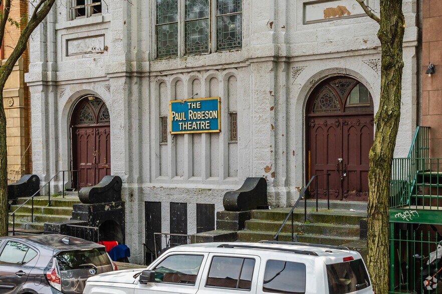 More Photos Of 40 Greene Ave, Brooklyn Movie Theatre For Sale