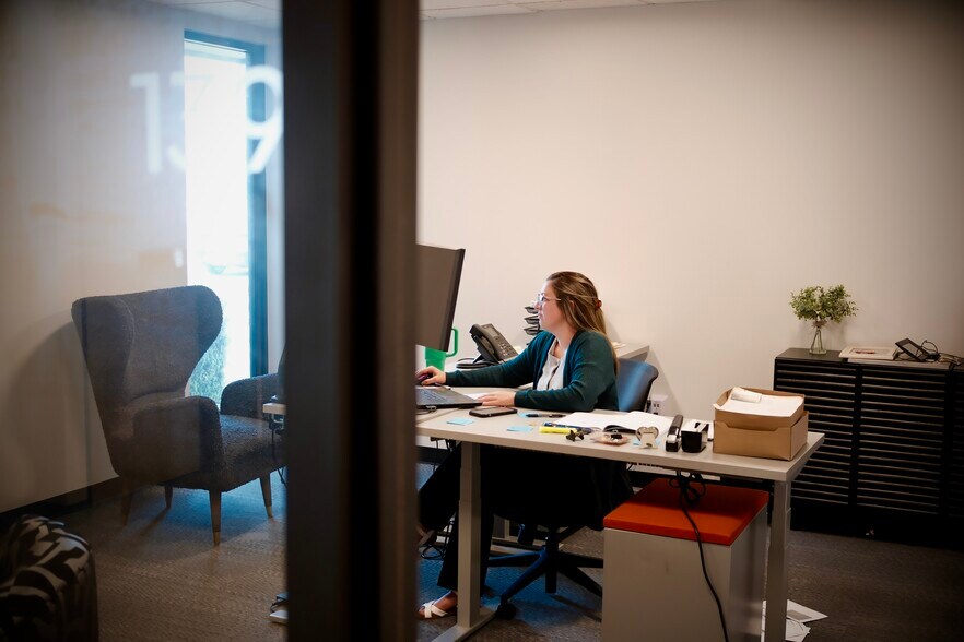 More Photos Of 6539 E 31st St, Tulsa Coworking Space