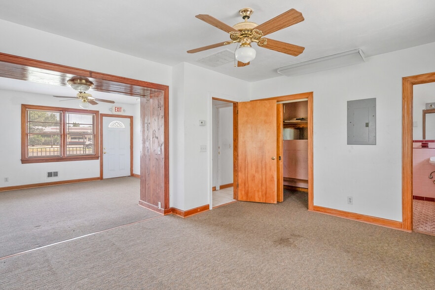 More Photos Of 6041 Indian River Rd, Virginia Beach Office Residential For Sale