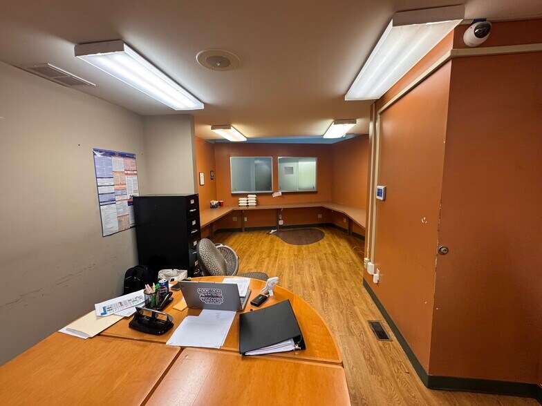 More Photos Of 1100 Salem Ave, Dayton Office For Sale