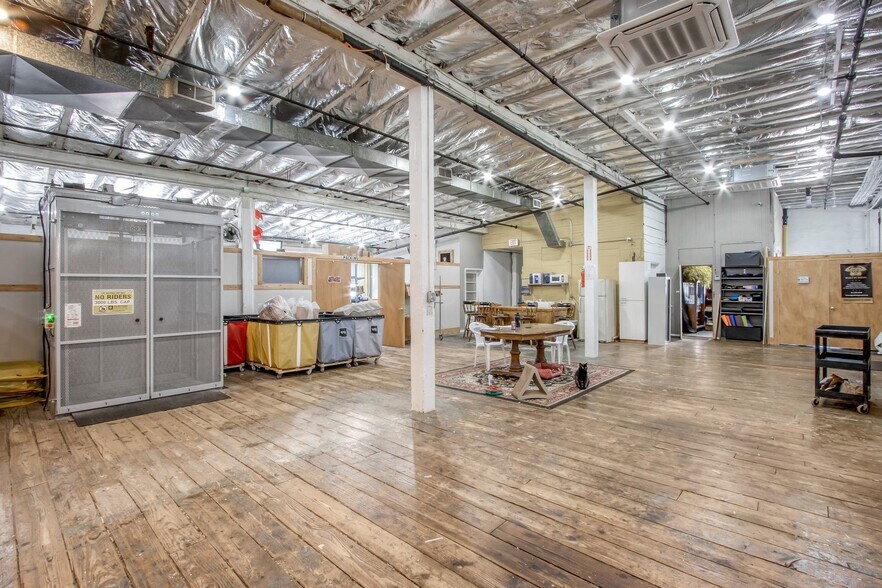 More Photos Of 24 Johnes St, Newburgh Light Manufacturing For Lease