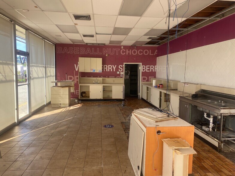 More Photos Of 5510 W Broad St, Richmond Freestanding For Sale