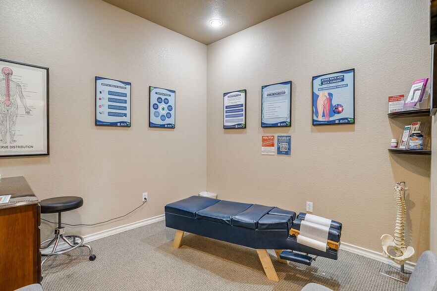 More Photos Of 1318 John Jones Dr, Burleson Office For Sale