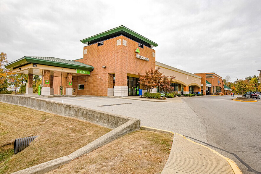 More Photos Of 3175 W 3rd St, Bloomington Unknown For Lease