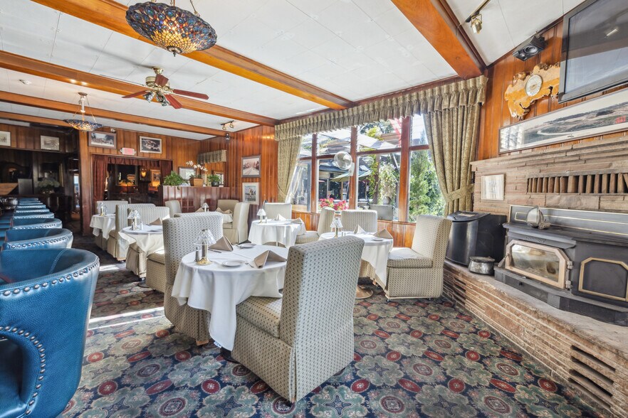 More Photos Of 13300 Big Basin Way, Boulder Creek Restaurant For Sale