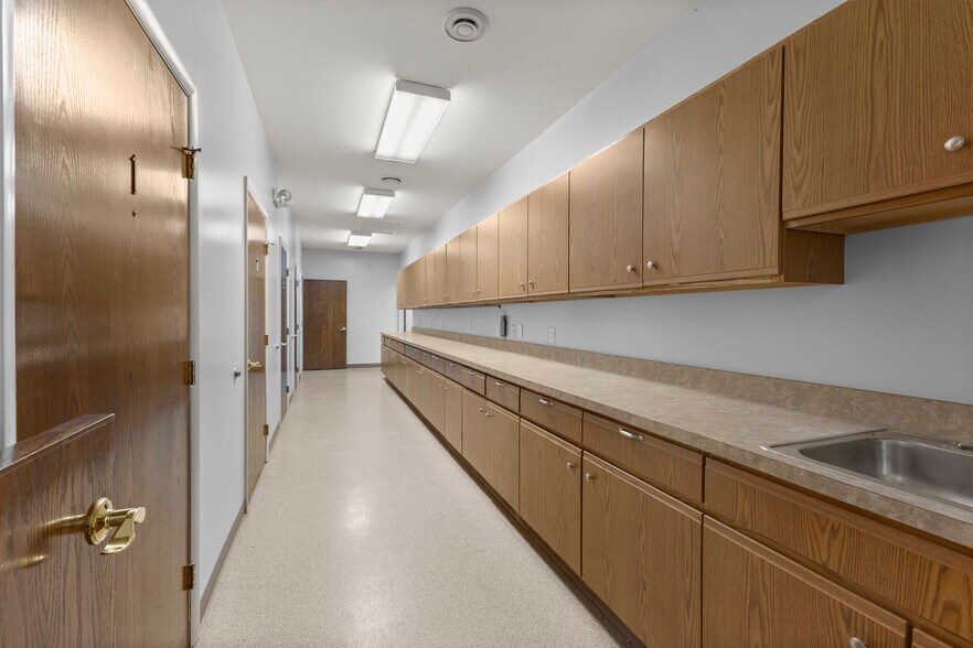 More Photos Of 435 Sumpter rd, Belleville Hospital For Sale