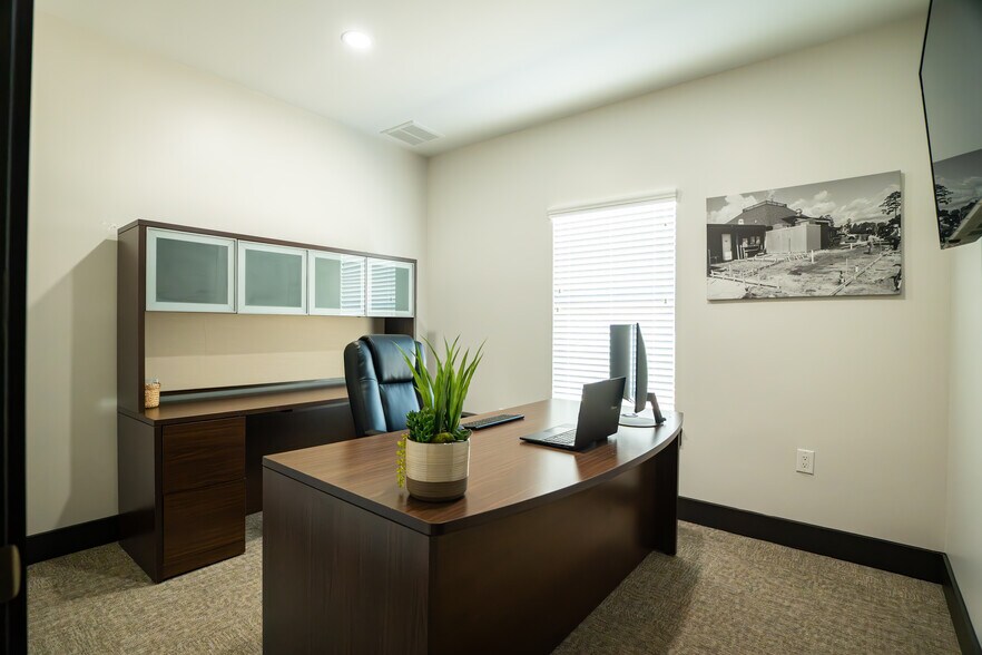 More Photos Of 26715B Decker Prairie Rosehl Rd, Magnolia Office For Sale