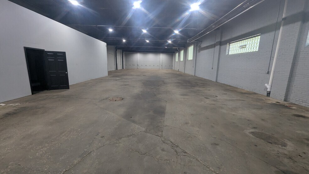 Primary Photo Of 2662 E 69th St, Cleveland Manufacturing For Lease