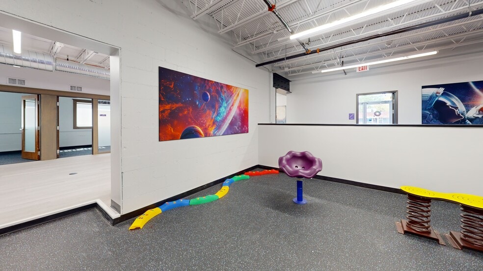 More Photos Of 6161 N Hillside Ave, Indianapolis Loft Creative Space For Lease