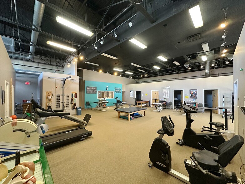 More Photos Of 185 Ocean St, South Portland Freestanding For Lease