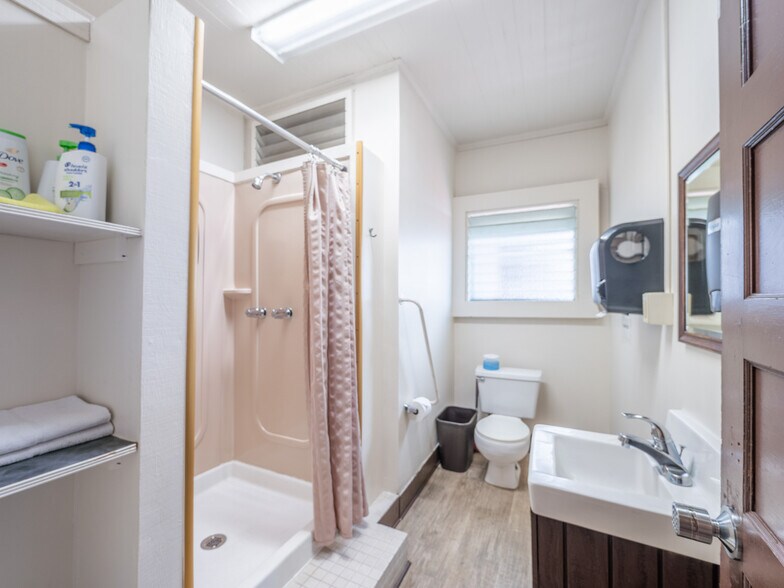 More Photos Of 82-6151 Hawaii Belt Rd, Captain Cook Hotel For Sale