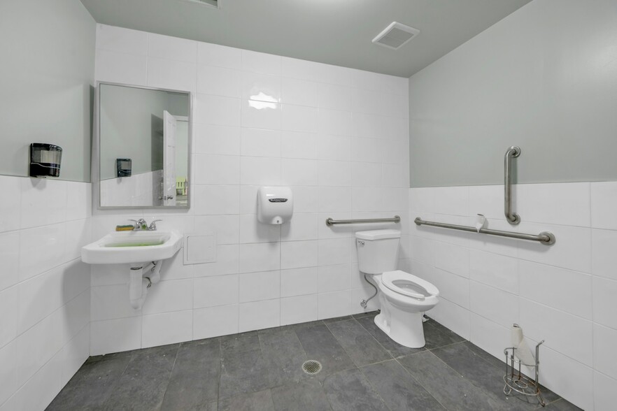 More Photos Of 103-105 N Main St, Paterson Specialty For Sale