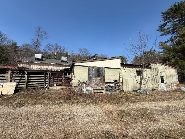 More Photos Of 137 Southbridge Rd, Charlton Warehouse For Sale