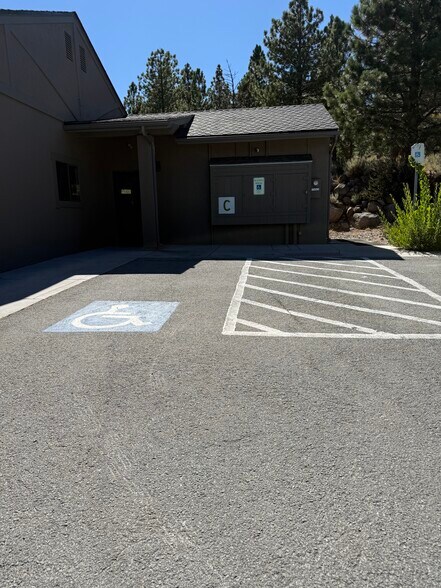 More Photos Of 17025 Mount Rose Hwy, Reno General Retail For Lease