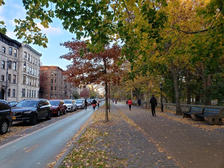More Photos Of 176 Prospect Park W, Brooklyn Apartments For Sale