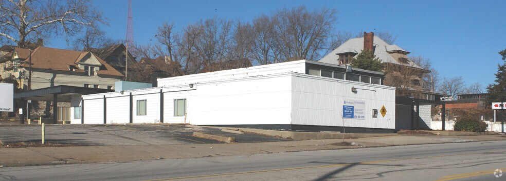More Photos Of 3330 Troost, Kansas City Office For Sale