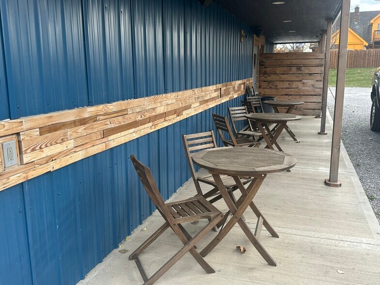 More Photos Of 4312 NW Gateway Ave, Riverside Restaurant For Sale