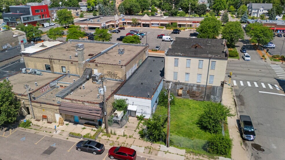 More Photos Of 1005 W Broadway Ave, Minneapolis Storefront For Sale