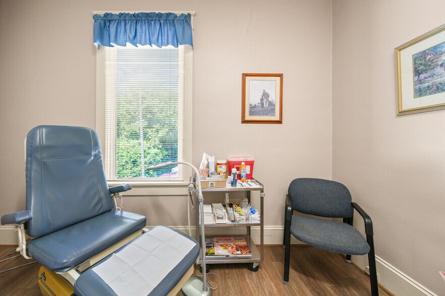 More Photos Of 217 Mocksville Ave, Salisbury Office Residential For Sale