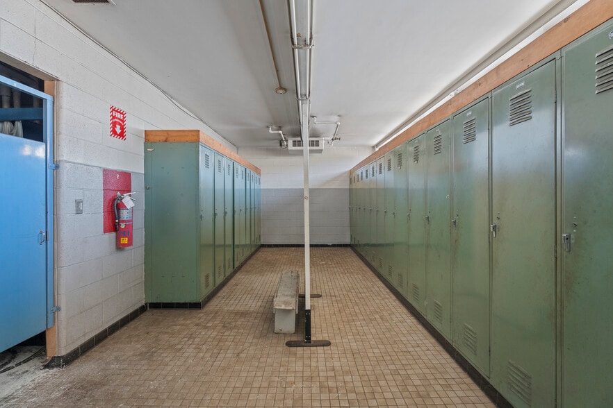 More Photos Of 251 Freestone Ave, Portland Manufacturing For Sale