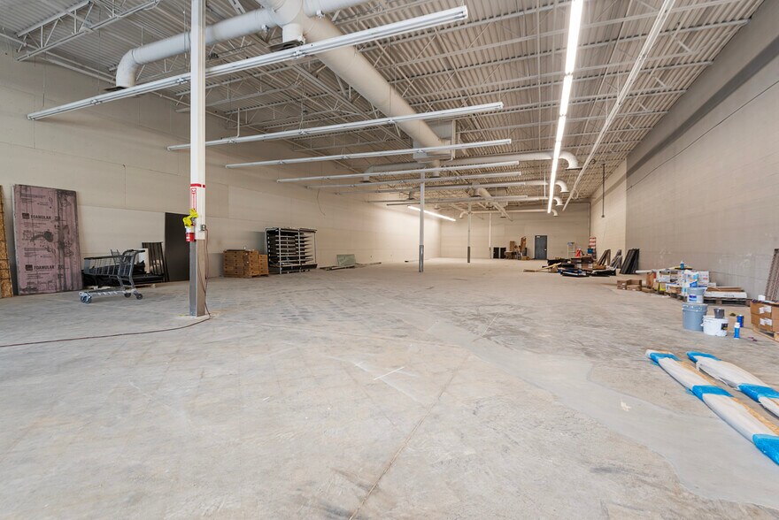 More Photos Of 1160 W Hill Field Rd, Layton Freestanding For Lease