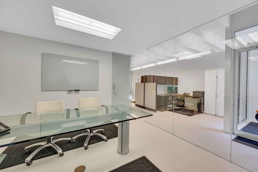 More Photos Of 4621 Ponce De Leon Blvd, Coral Gables Office For Sale