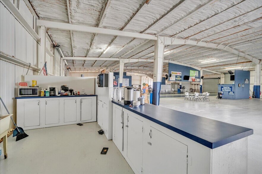 More Photos Of 441 Dunbar Rd, Warner Robins Warehouse For Sale