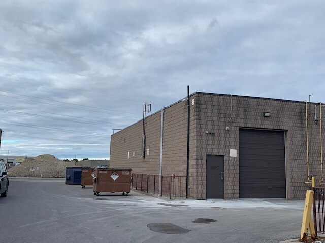 More Photos Of 2721 Markham Rd, Toronto Showroom For Lease