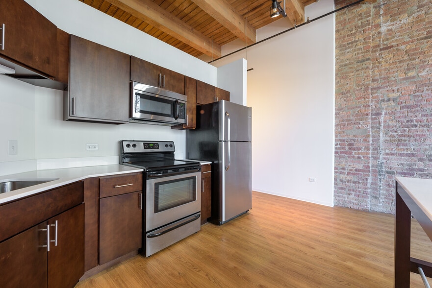 More Photos Of 2100-2114 S Indiana Ave, Chicago Apartments For Sale