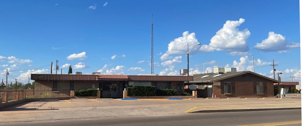 More Photos Of 3965 E Foothhills Dr, Sierra Vista Medical For Lease
