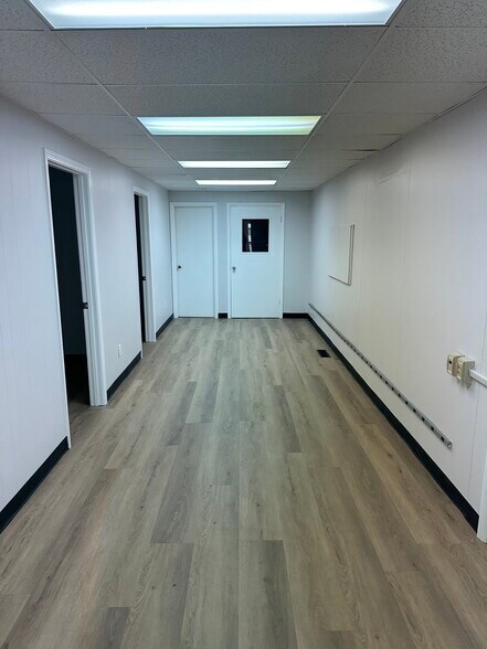 More Photos Of 4911 Industrial Rd, Fort Wayne Warehouse For Lease