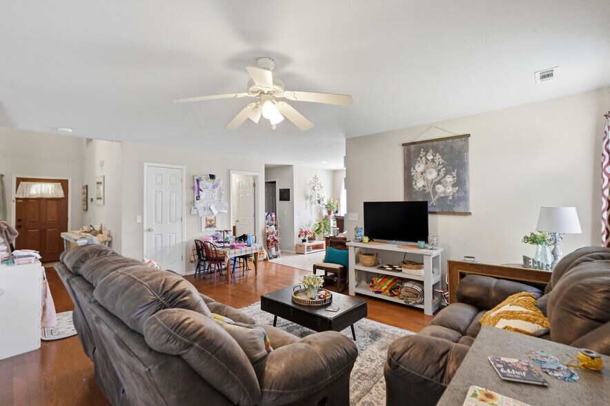 More Photos Of 3403 SW Deerfield Blvd, Bentonville Multifamily For Sale