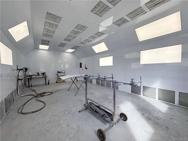 More Photos Of 8 Highway 19 N, Inglis Warehouse For Sale