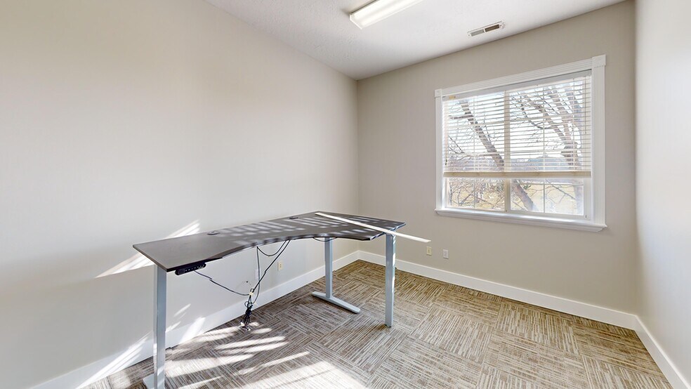 More Photos Of 11075 S State St, Sandy Office For Lease