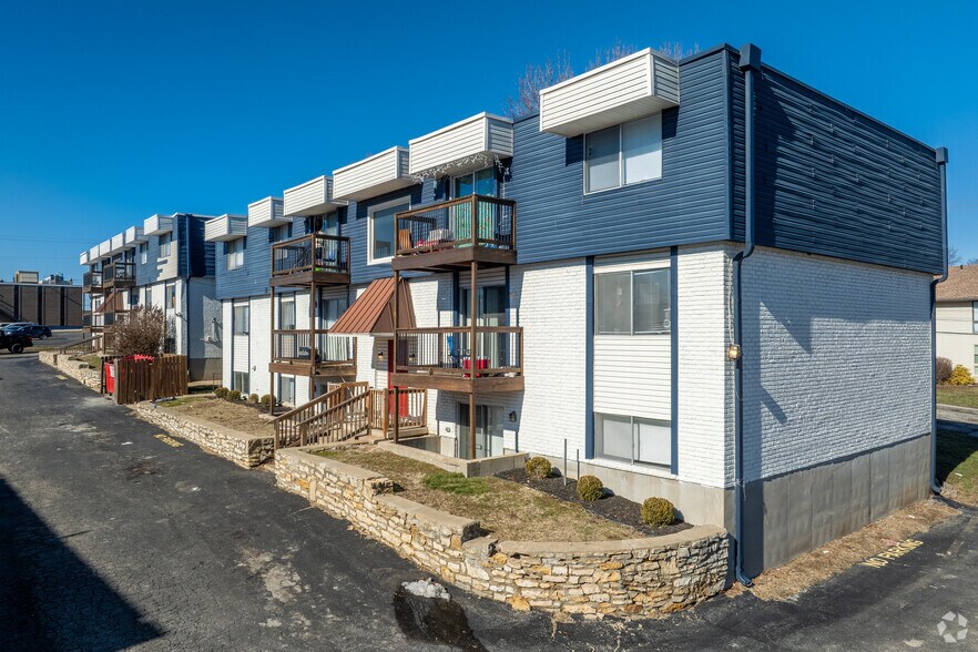 More Photos Of 12407 E 43rd St S, Independence Apartments For Sale