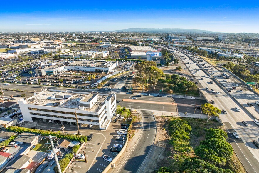 More Photos Of 5155 W Rosecrans Ave, Hawthorne Loft Creative Space For Sale