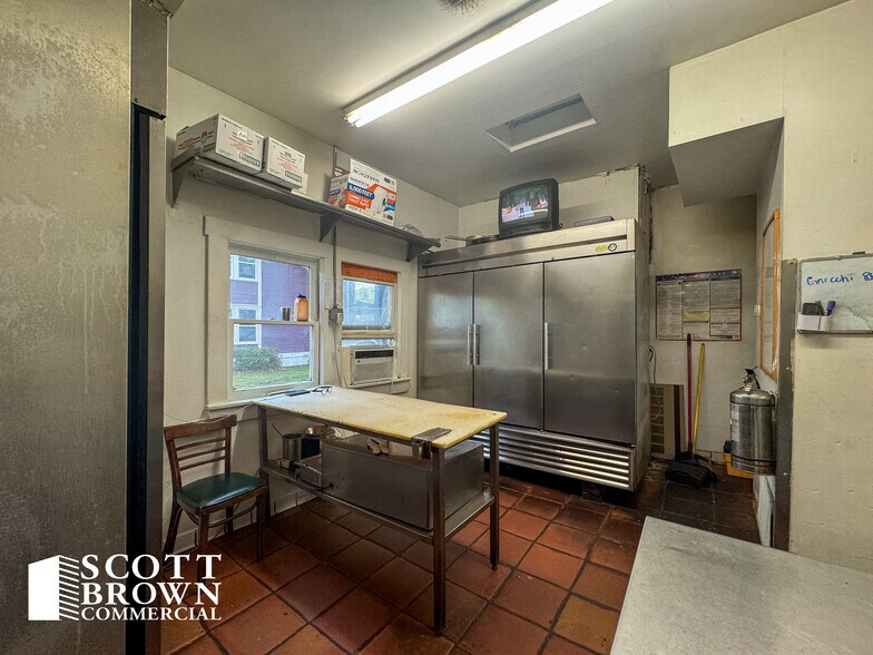 More Photos Of 821 N Locust St, Denton Restaurant For Sale