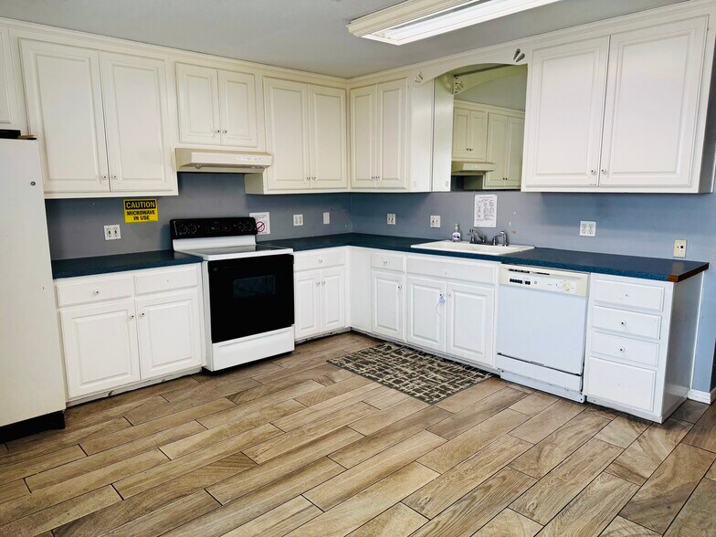 More Photos Of 13290 S 80th East Ave, Bixby Unknown For Lease