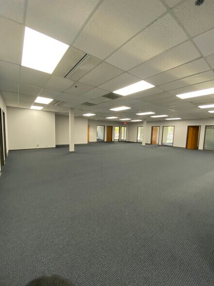 More Photos Of 5700 Highlands Pky SE, Smyrna Light Distribution For Lease