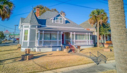 Primary Photo Of 902 E Gadsden St, Pensacola General Retail For Sale