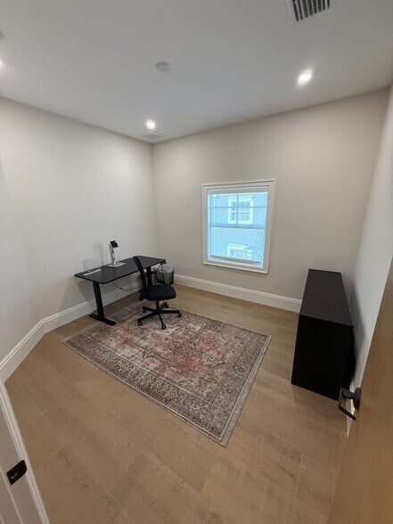 More Photos Of 1012 Goodlette Rd N, Naples Medical For Lease