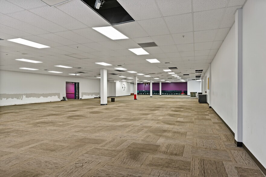 More Photos Of 301 E Yakima Ave, Yakima Office For Sale