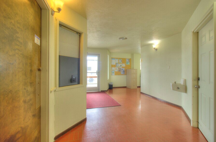 More Photos Of 29820 Ellensburg Ave, Gold Beach Office For Sale