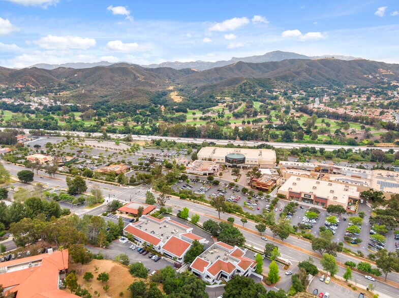 More Photos Of 299 W Hillcrest Dr, Thousand Oaks Loft Creative Space For Lease