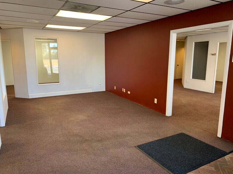 More Photos Of 4550 Kearny Villa Rd, San Diego Office For Sale