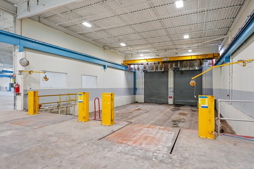 More Photos Of 23 Esquire Rd, North Billerica Manufacturing For Lease